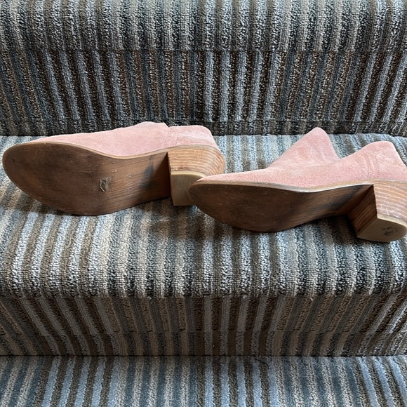 Kelsi Dagger Brooklyn pink suede ankle boots, 7.5 - Picture 2 of 5